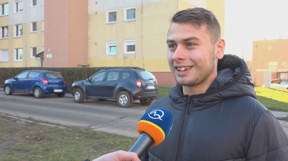 Pamätáte si na Lacka Angyala a jeho hit v Superstar Pošta? Mladík si plní sny