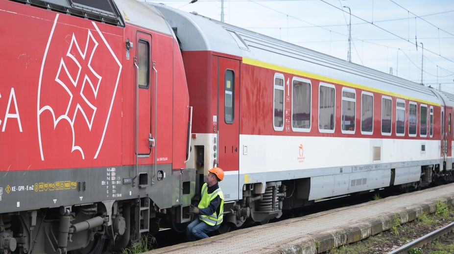 Nedostatok rušňovodičov spôsobuje problémy na ďalšej dôležitej linke. Vlaky tam zrušili až do odvolania