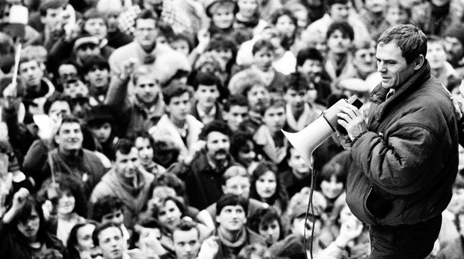 Nežnú revolúciu si v nedeľu pripomenú podujatia na celom Slovensku