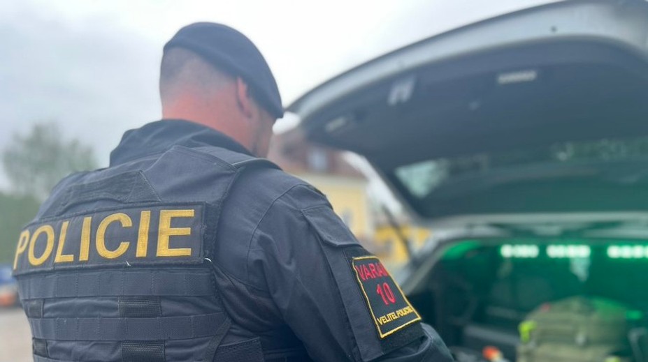 Desivý nález v pohraničnej obci: Z igelitky trčala detská ruka, polícia hľadá zvyšok tela