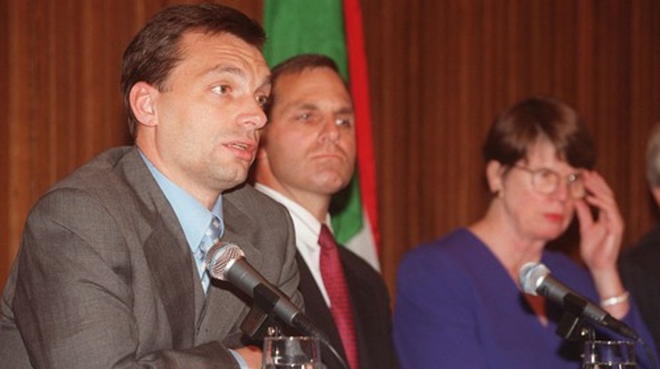 Nosili mu kufre plné peňazí. Orbán sa dostal k moci vďaka peniazom ruskej mafie, tvrdí člen maďarského podsvetia