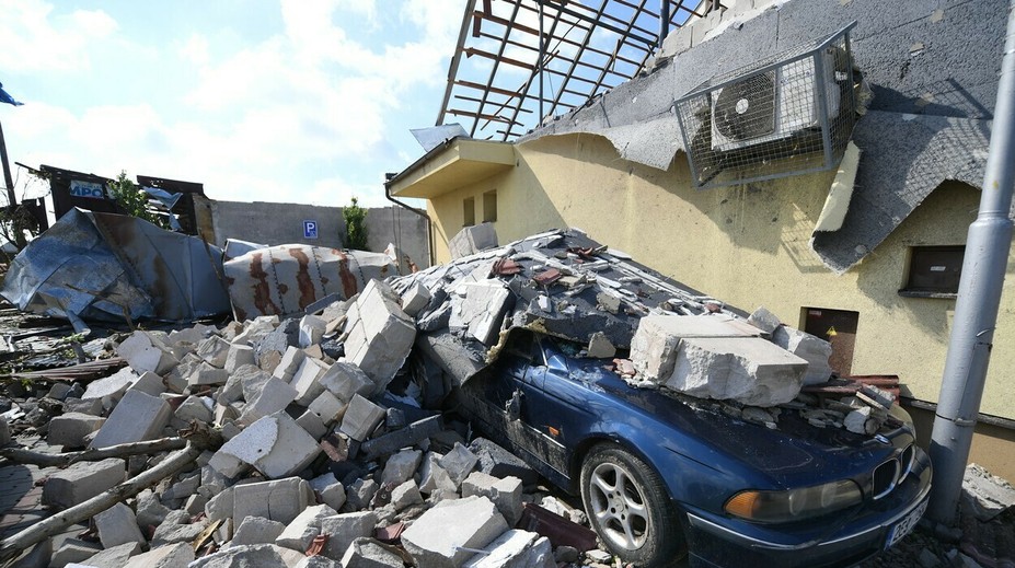 Vyčíslili prvé odhady škôd po tornáde na Morave. Ide o obrovskú sumu