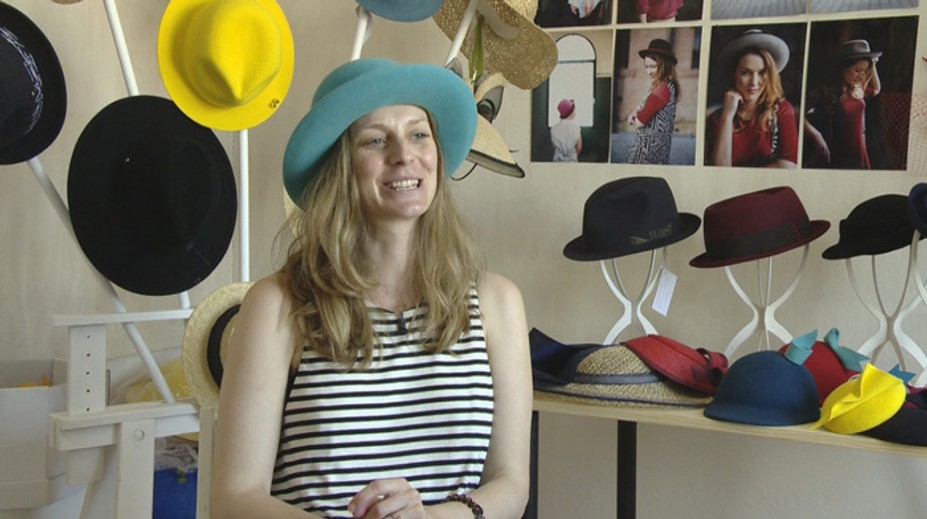 Mladú klobučníčku inšpiroval dedo, u nás ich je ako šafránu