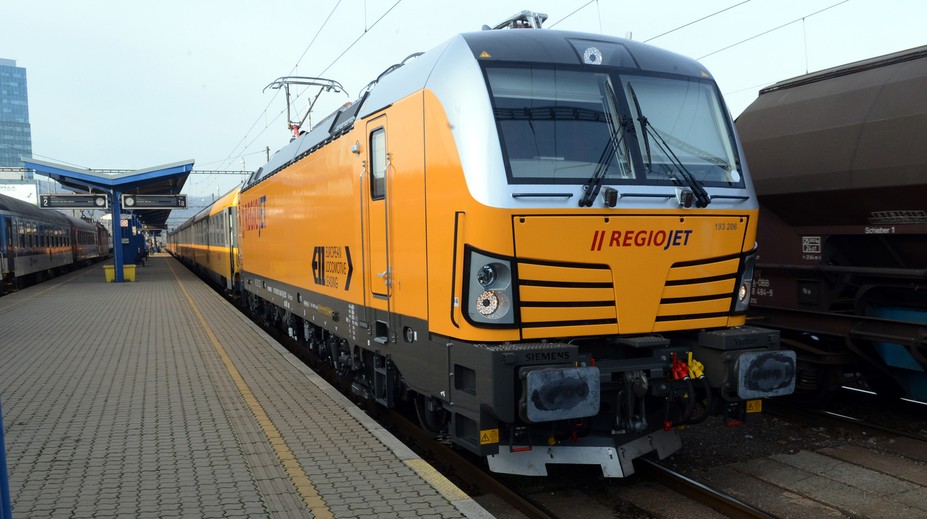 RegioJet sa pohral s cenami. Pozrite sa, koľko budete po novom platiť