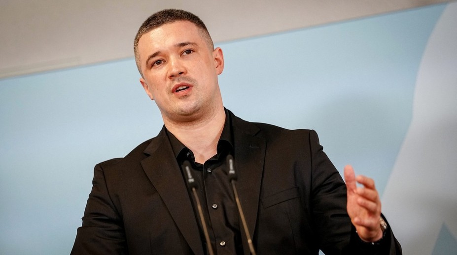 „Demokracia nemôže byť rukojemníkom Ruska.“ Odvolaný minister obrany žiada voľby na Ukrajine