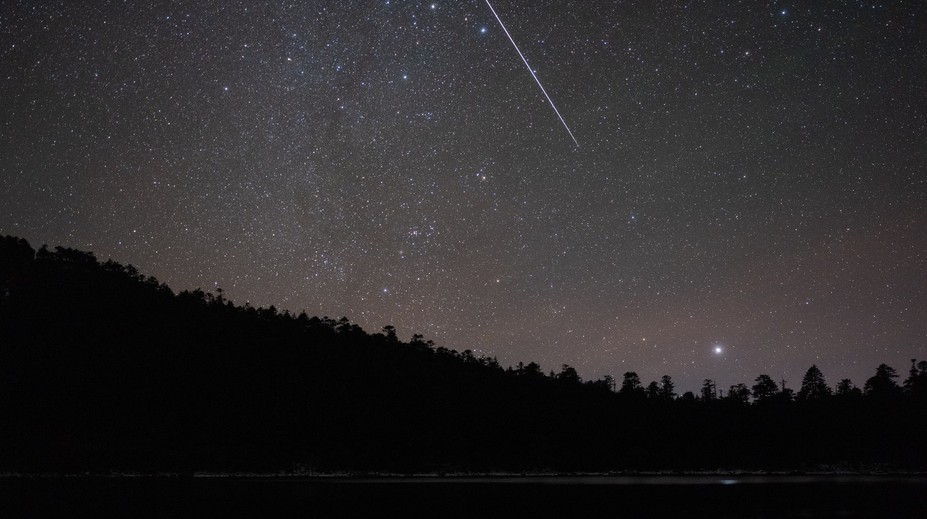 Nočnú oblohu rozžiari meteorický roj. Poradíme vám, ako sledovať jedinečné divadlo