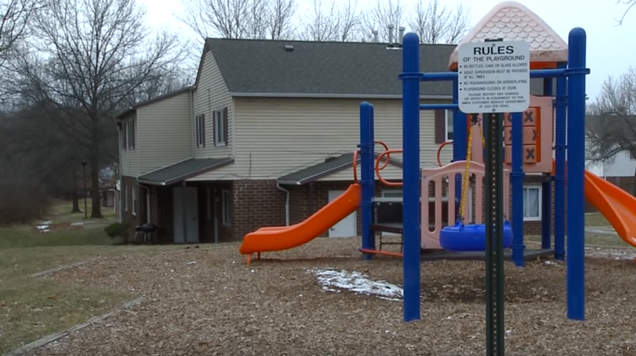 Silné mrazy si vyžiadali život dvojročného dievčatka, našli ho zamrznuté na verande