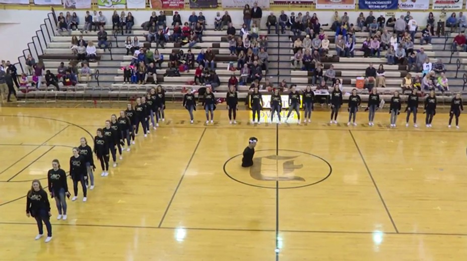 Nemá ani nohy, ani ruky a aj tak si ide za snom. Tancuje s roztlieskavačkami