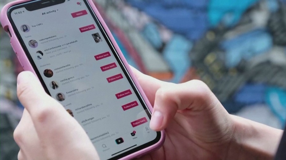 Predpoveď trendov na rok 2026: Od digitálneho pretlaku späť do offline sveta a k vlastnému telu