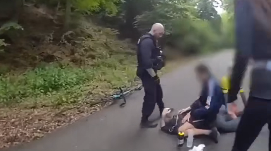 VIDEO: Muž napadol v bratislavskom lese dvoch bežcov. Vytiahol na nich slzotvorný sprej, mal pri sebe nože