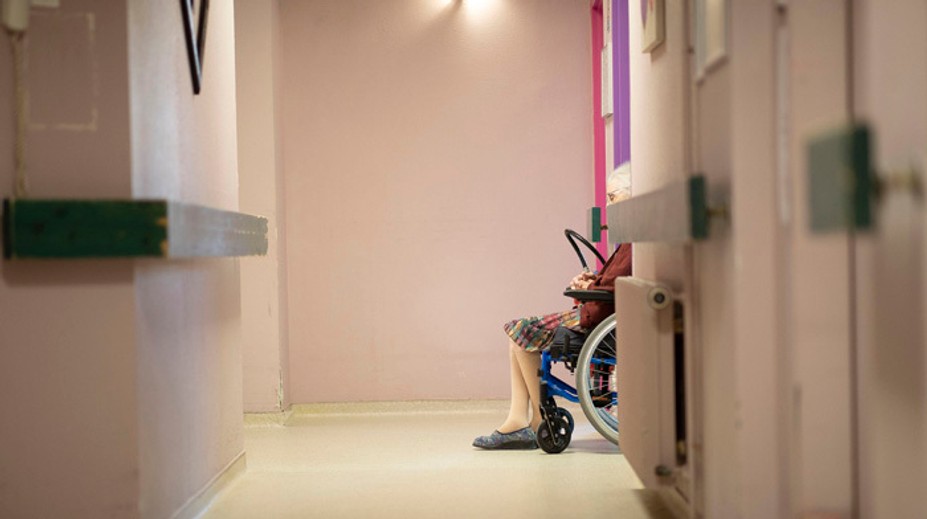 V domove dôchodcov v Ubli sa šíri covid. Nakazila sa polovica klientov, dvaja zomreli