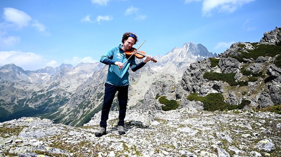 S klasickou hudbou nechcel mať nič, dnes vypredáva koncerty. Huslista Vladimír Jablokov chystá veľkolepý návrat na Slovensko