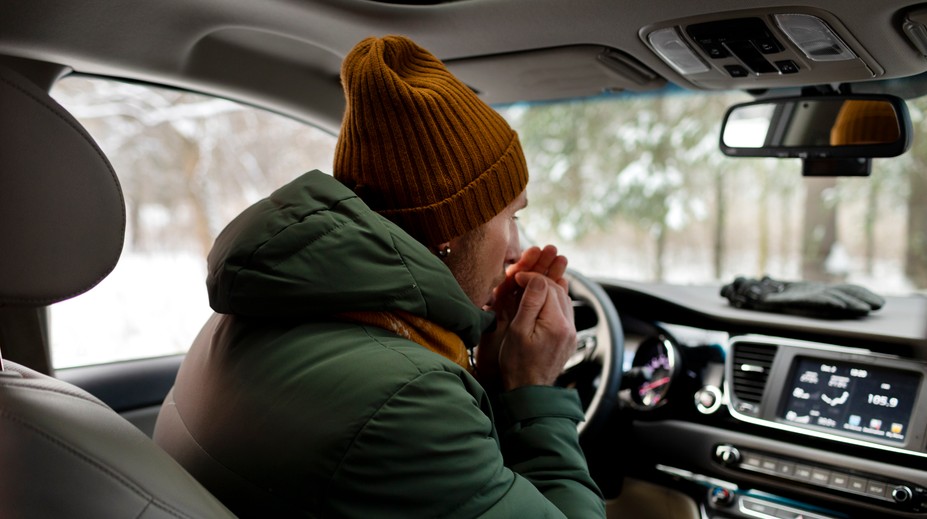 Cestujete v aute v zimnej bunde? Experti varujú, že to môže byť rozsudok smrti