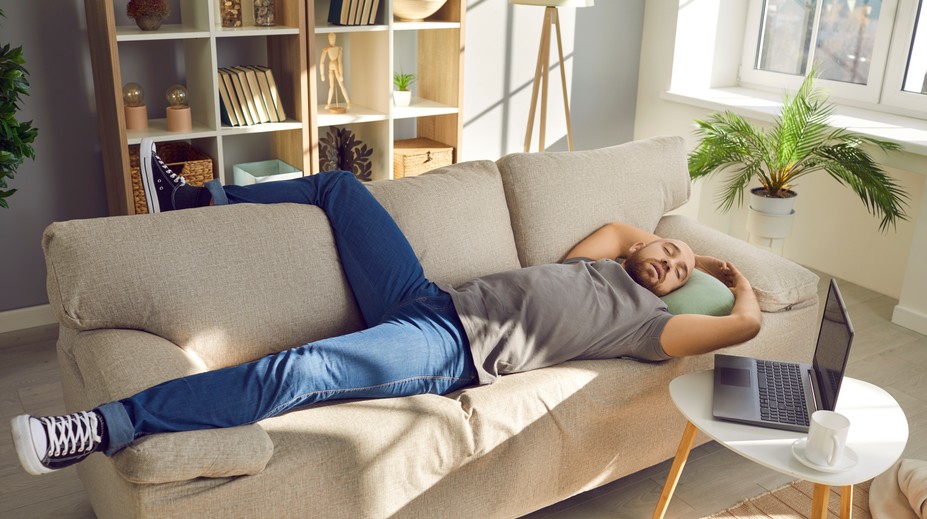 Zaspávate na gauči, no v posteli nie? Odborníčka prezradila, čo v takomto prípade robiť