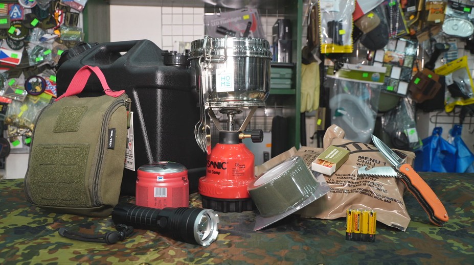 Nová príručka: Takto zvládnete prvých 72 hodín po katastrofe. Nákup zásob vyjde na stovky eur