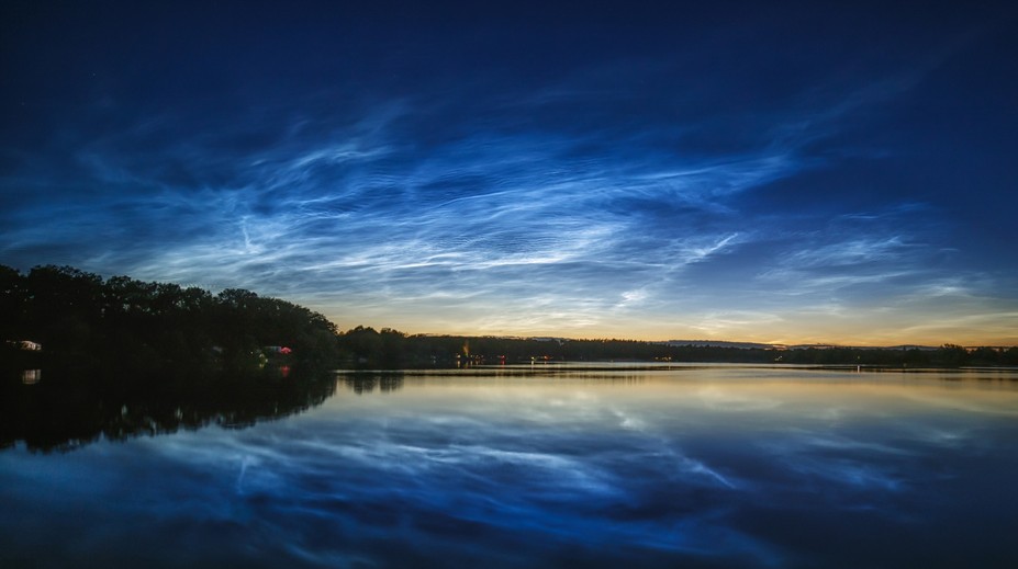 Zo Slovenska sa dajú pozorovať nočné svietiace oblaky. Astronóm radí, kedy a kde ich hľadať