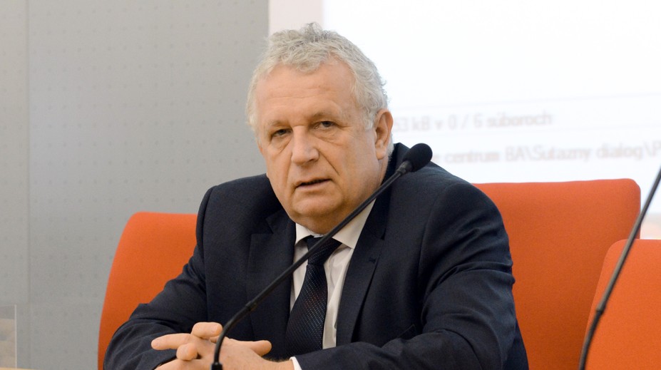 Vo veku 68 rokov zomrel po ťažkej chorobe jeden z najcitovanejších slovenských vedcov