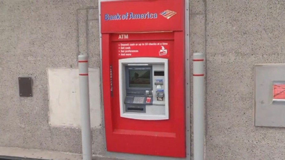 Bankomat namiesto potvrdenia o výbere vydával lístky s prosbou o pomoc