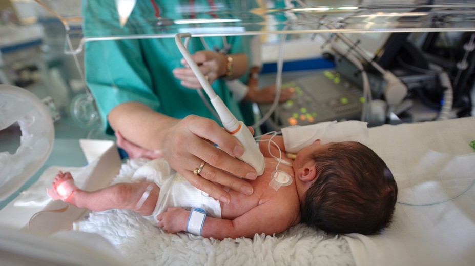 Škandál v parížskej nemocnici: Zdravotná sestra mala zneužívať novorodencov a natáčať sa pri tom