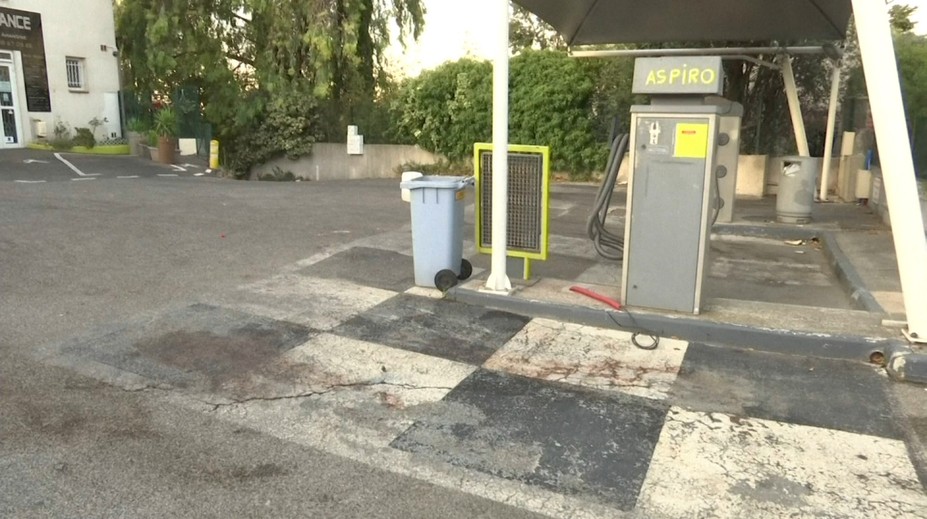 Na čerpacej stanici vo Francúzsku sa strieľalo, o život prišli tri osoby