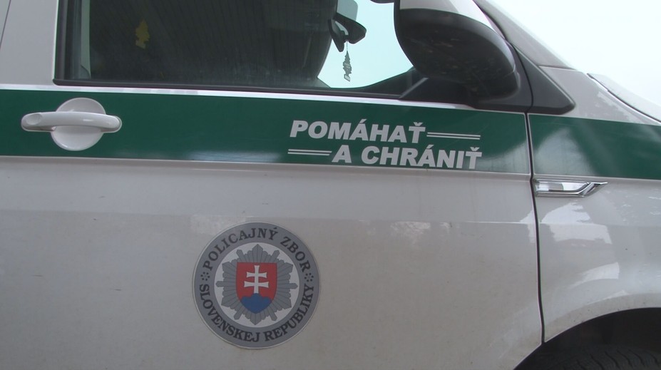 Tínedžer (16) sa spolužiačke vyhrážal zabitím. Deviatak teraz čelí obvineniu