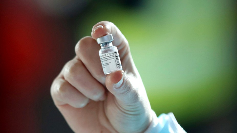 Druhá dávka Pfizeru zvyšuje tvorbu protilátok. Podať sa však musí po dlhšom čase ako zvyčajne