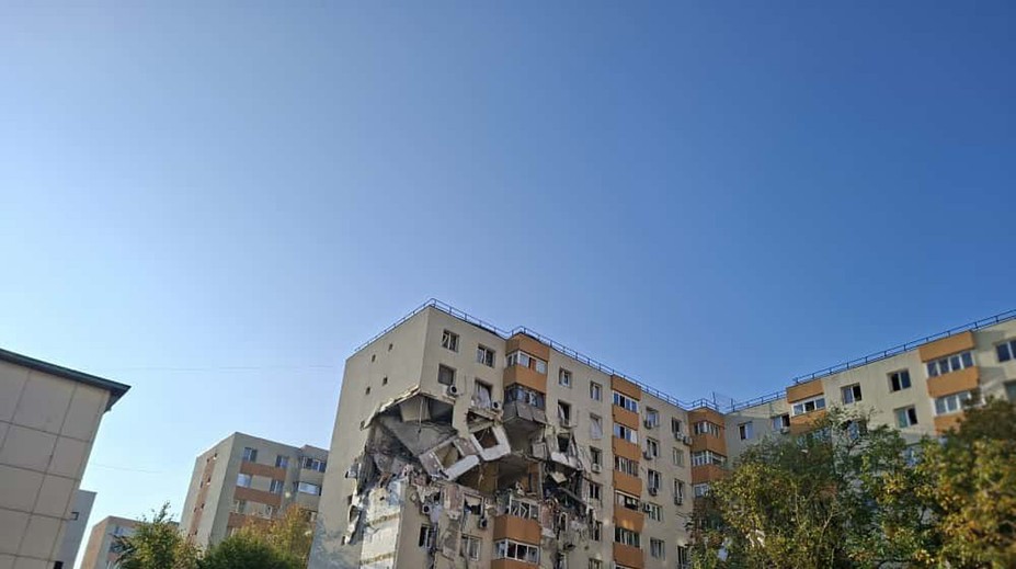 VIDEO: Dve poschodia bytovky v Bukurešti rozmetal silný výbuch. Hlásia najmenej tri obete