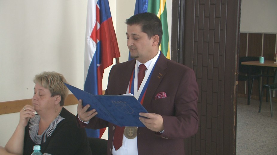 Starostovi Žehne s kriminálnou minulosťou schválili po troch mesiacoch najvyšší možný plat