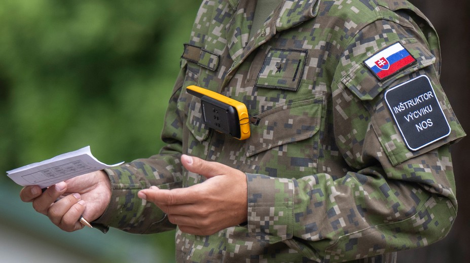 Slovenskej armáde chýbajú zálohy. Môže prísť na rad povinná vojenská služba?