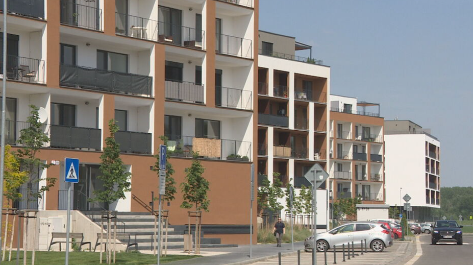 Jedna z bánk upravila úroky na hypotékach a opäť experimentuje s fixáciami