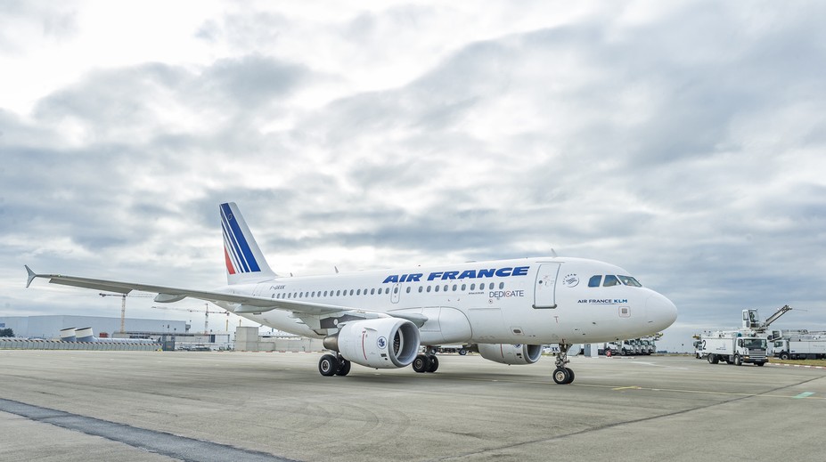 Francúzsko schytáva ďalší úder. Počas ME bude štrajkovať aj Air France, ruší lety