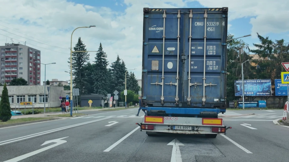 Tisícky kamiónov opustili Svidník. Miestni sa tešia zo sprejazdnenia obchvatu