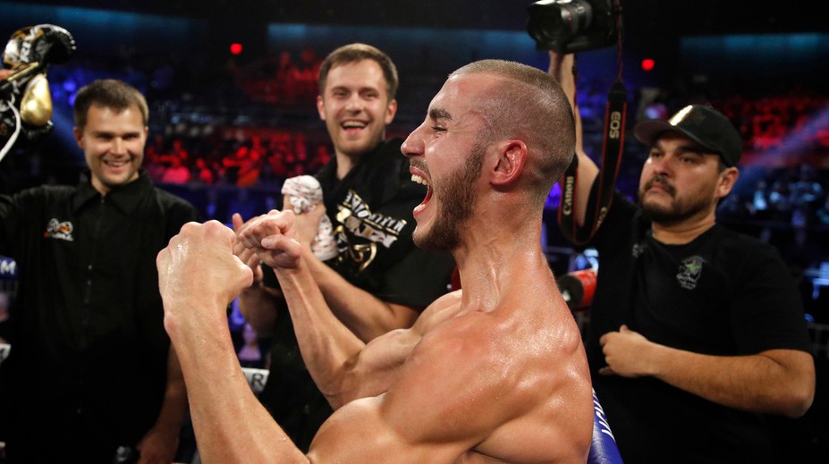 VIDEO: Doposiaľ neporaziteľný boxerista z Ruska je v kritickom stave po sérii úderov