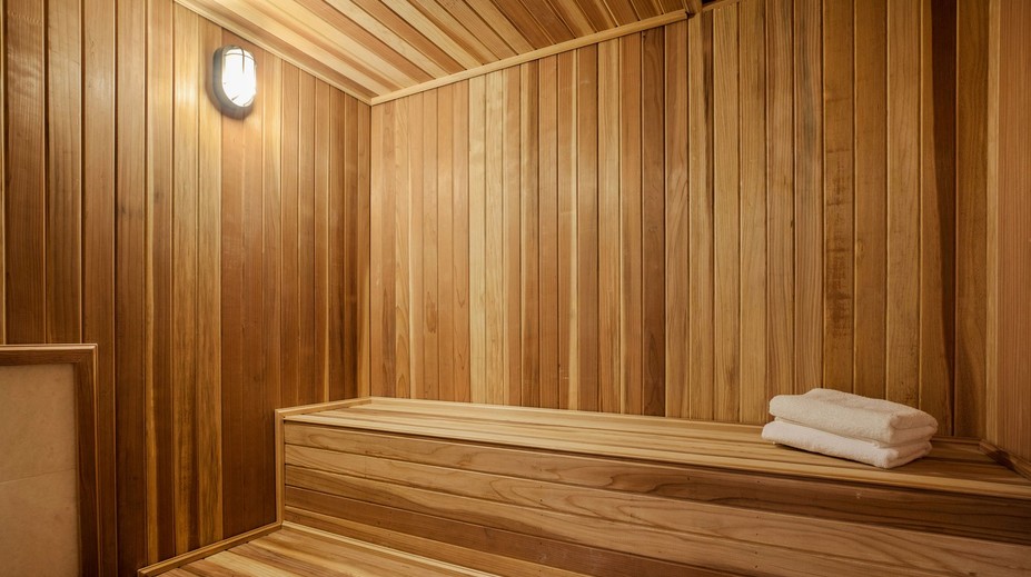 Minúty hrôzy v rozpálenej saune. Trojicu uväznili zaseknuté dvere, relax sa zmenil na nočnú moru