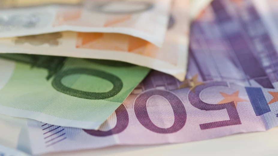 Rok plný zmien. Poradíme vám, ako sa vyhnúť plateniu transakčnej dane a ktorá banka ponúka najlepší podnikateľský účet