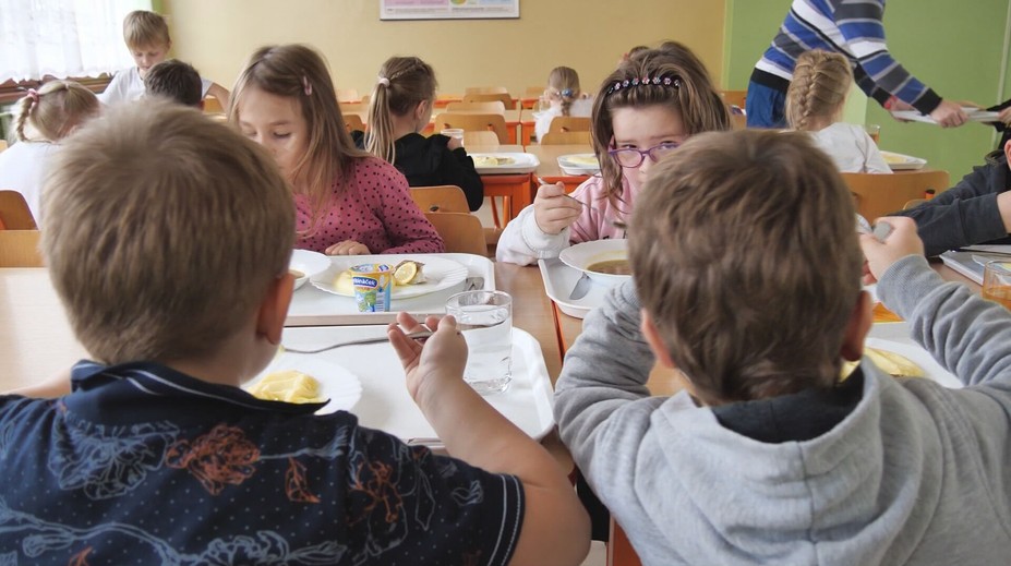 Školská jedáleň v Zázrivej má suroviny zadarmo. Úrodu si zozbierali žiaci aj učitelia