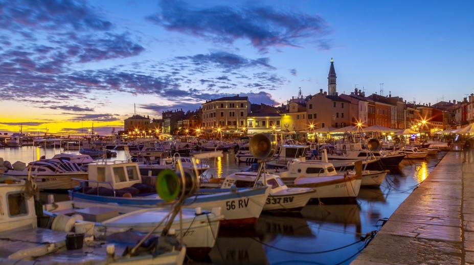 FOTO: Apokalyptický oblak nad Istriou. Tmavá „stena“ sa valila na pevninu