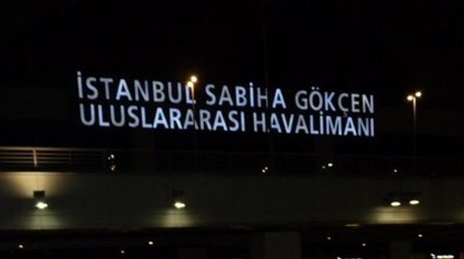 Istanbulským letiskom Sabihy Gökčenovej otriasol výbuch, zabil jednu ženu