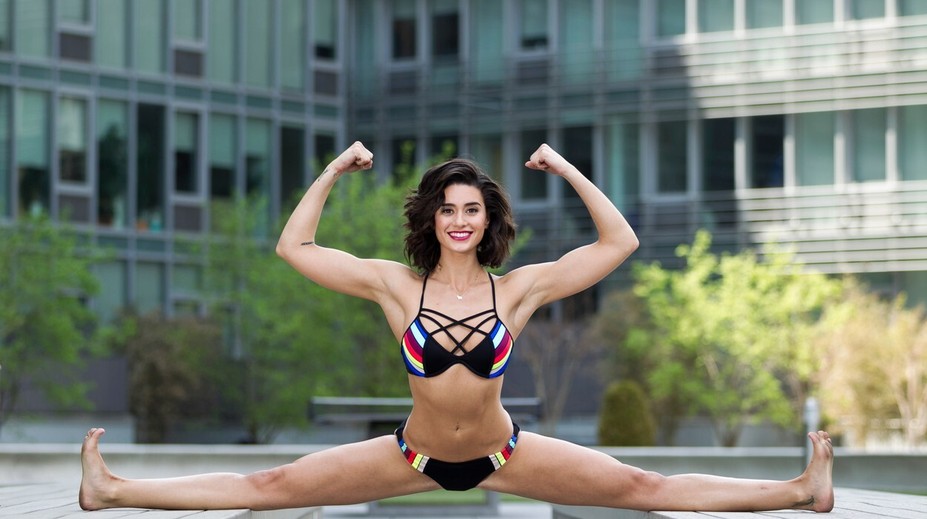 Dcéra Van Dammea je poriadna "šupa". Akčná po otcovi