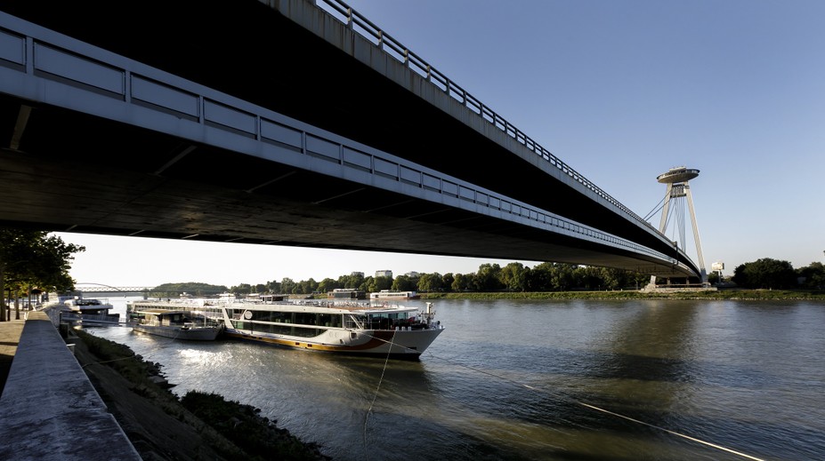 Dráma na moste v Bratislave. Na mieste s mužom zasahoval vyjednávač