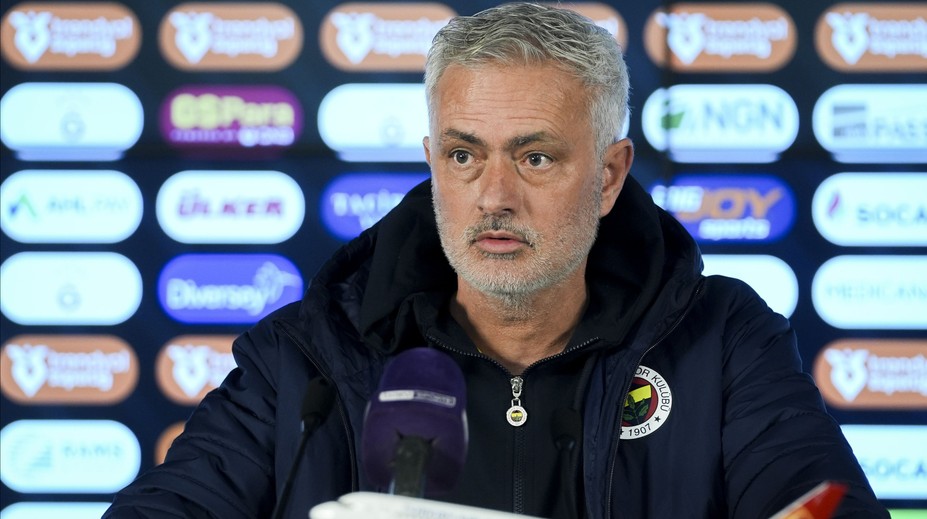Mal nahradiť legendu, no zamieril k rivalovi. José Mourinho prezradil, ktorý klub má blízko k Realu Madrid