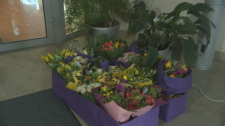 Riaditeľka ŠÚKL takéto gesto solidarity nečakala. Ľudia jej priniesli množstvo kvetov