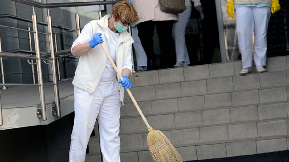 Polovica Slovákov zarobí mesačne menej ako 830 eur. Kde je to s platmi najbiednejšie?