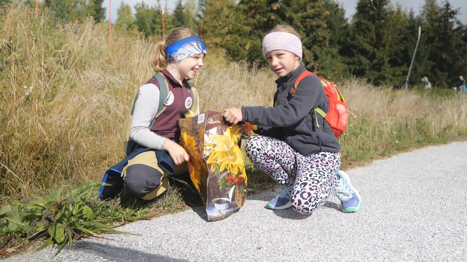 Z Tatier už vyniesli viac ako 65 ton cudzieho odpadu. Niektorí turisti ho schovávajú aj medzi skaly