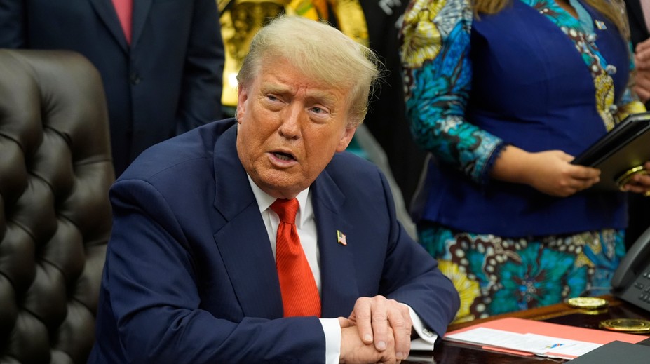 Americký Kongres schválil Trumpov kontroverzný balík. Opozícia varuje pred rastom dlhu a škrtmi pre chudobných