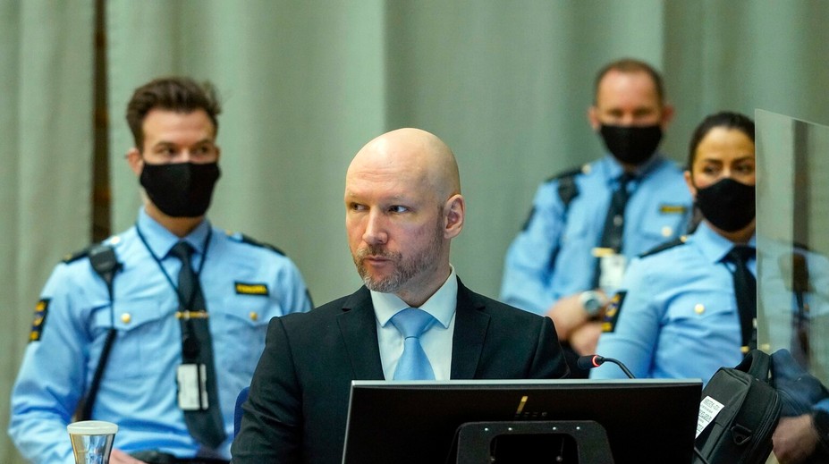 Odborné posudky hovoria jasne: Breivik nemá sklony k samovražde ani depresiu