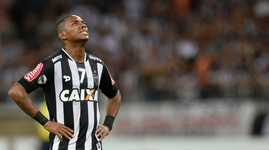 Niekdajšia brazílska superhviezda spoznala trest. Robinho dostal za sexuálny útok deväť rokov väzenia