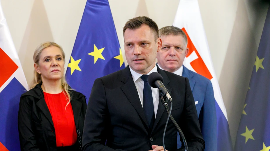 SNS ustupuje od blokovania parlamentu. Očakávajú, že premiér doručí prezidentovi návrh na odvolanie ministra Tarabu