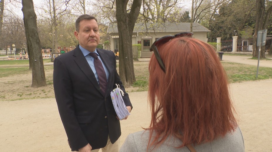 Prokurátori sa po zrušení ÚŠP pasujú s prvými povinnosťami. Lipšic musel hľadať svoj spis v pivnici