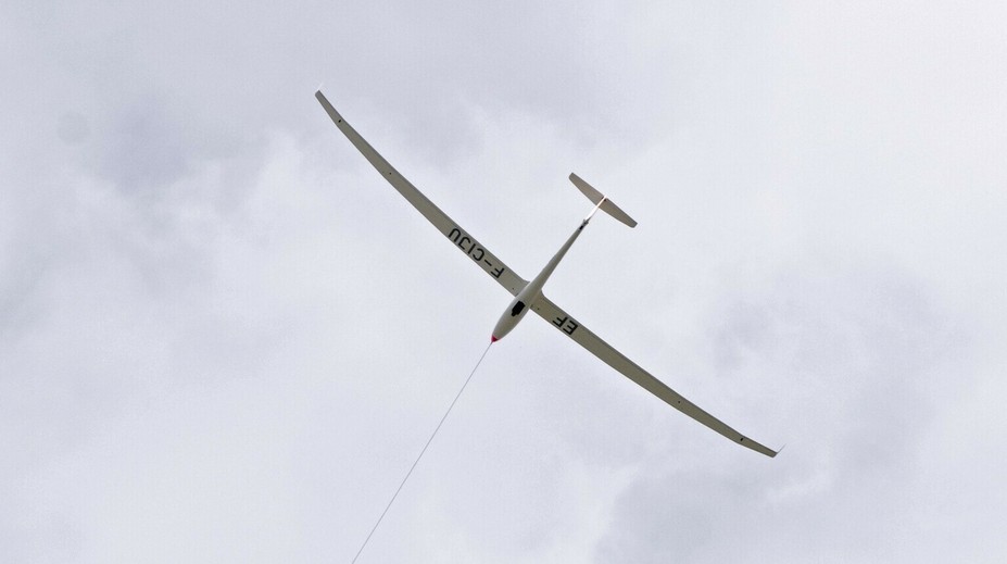 Pri Nálepkove núdzovo pristálo bezmotorové lietadlo